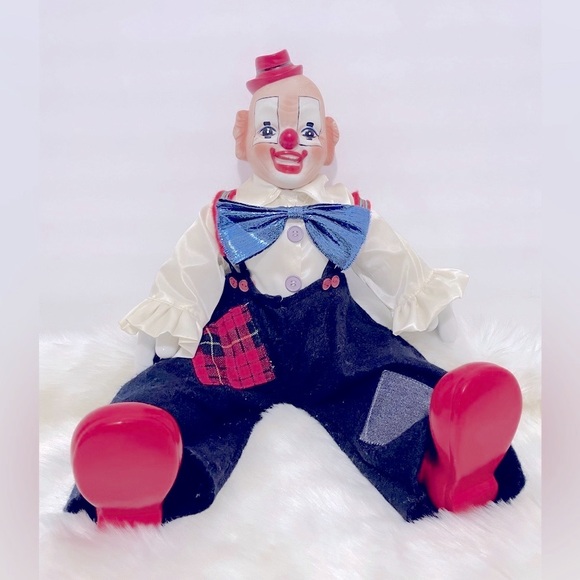 18โ Sitting Clown Doll - Picture 1 of 8
